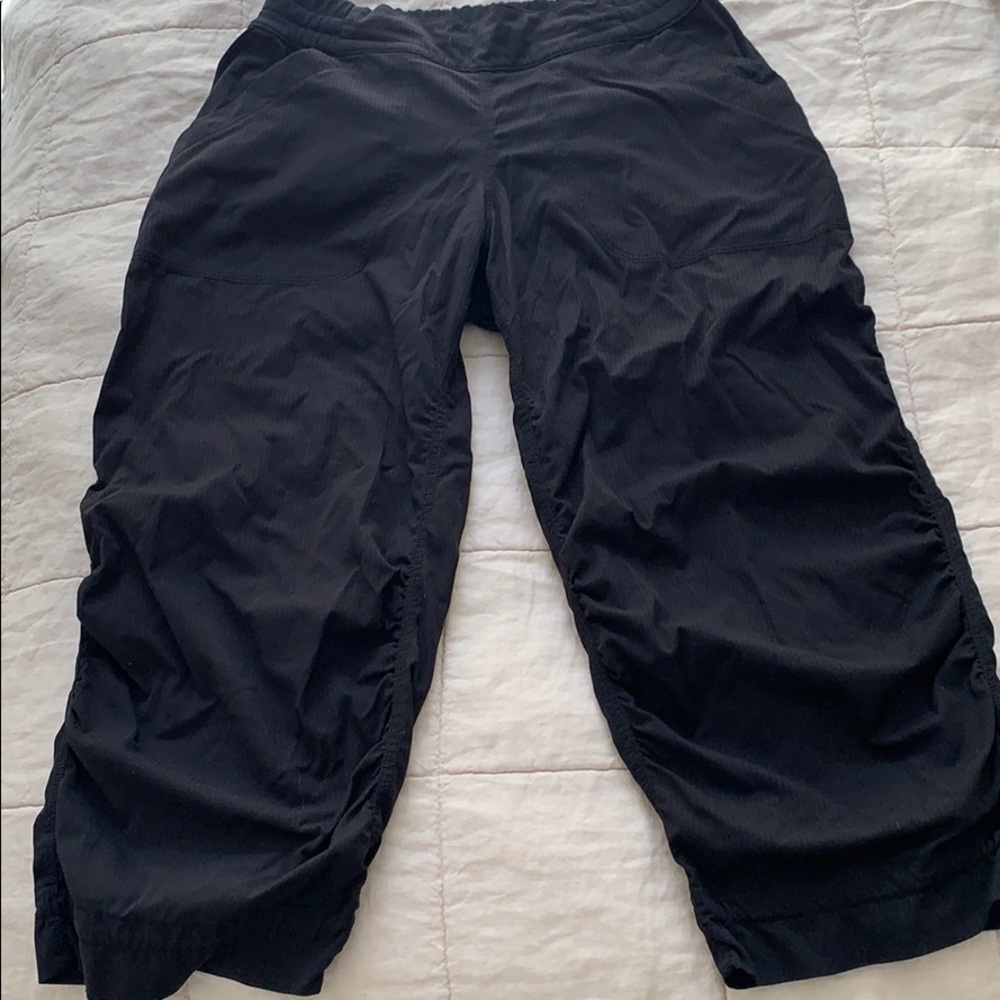 LULULEMON DANCE STUDIO CROP!